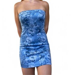 NWOT Urban Outfitters strapless blue velvet floral mini dress- size medium